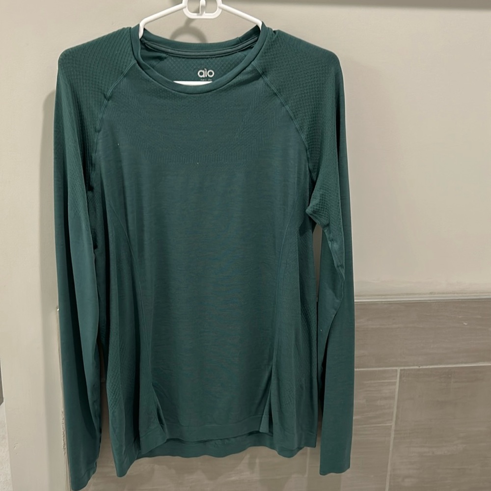 Alo Yoga Men’s Tshirt
